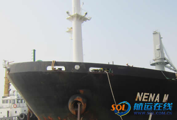 靖江引航站成功引领吃水10.75米船舶靠泊靖江扬子港务码头
