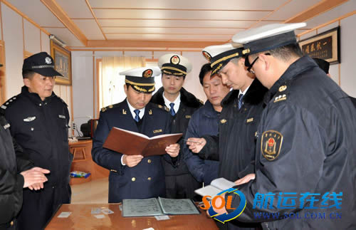 武汉阳逻海事、公安联合执法保水域平安 - 航运